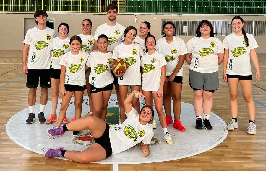 Grupo femenino del Campus de Pretemporada 2026 del Club Baloncesto Tomelloso